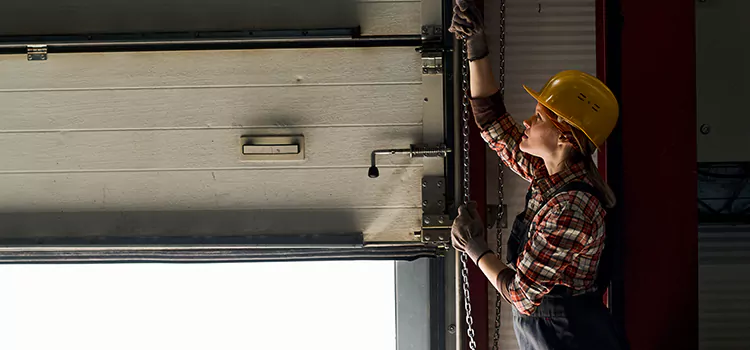 Addressing Common Garage Door Stoppage Issues in Wright, FL